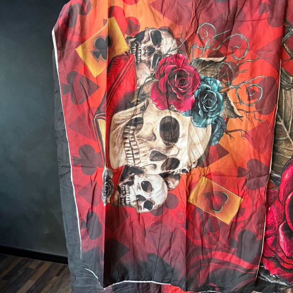 Skull & Roses Comforter and Two Pillow Cases (twin)